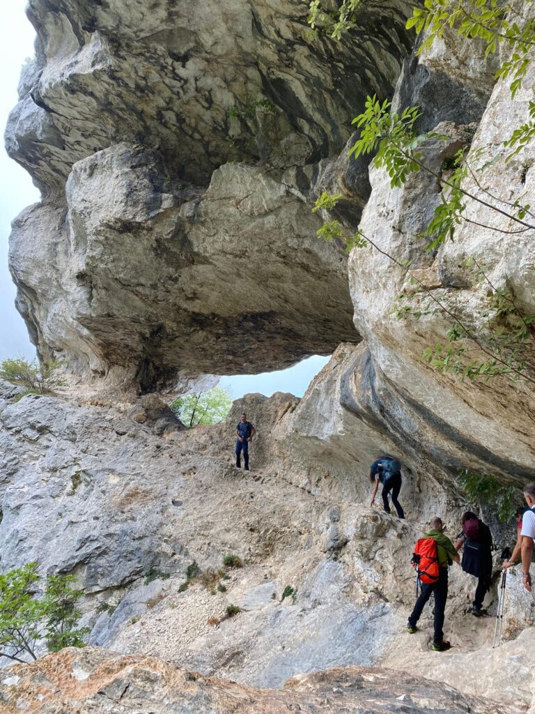 Scopri di più sull'articolo Escursione alla Balza Forata, Val d’Abisso e Infernaccio